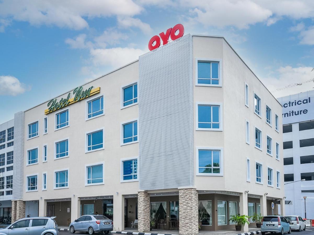 Super Oyo 985 Hotel Nur Мири Екстериор снимка