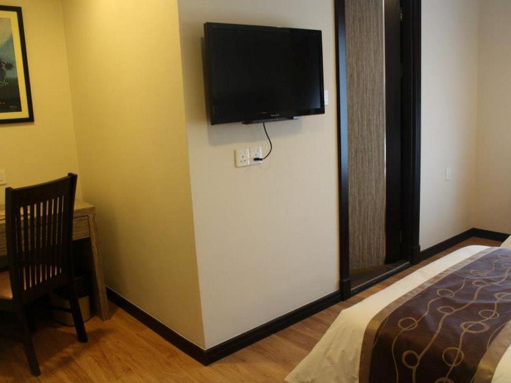 Super Oyo 985 Hotel Nur Мири Екстериор снимка