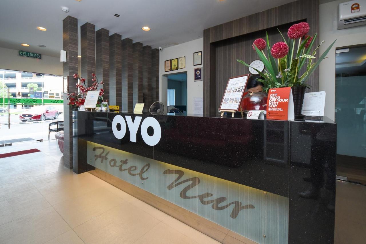 Super Oyo 985 Hotel Nur Мири Екстериор снимка